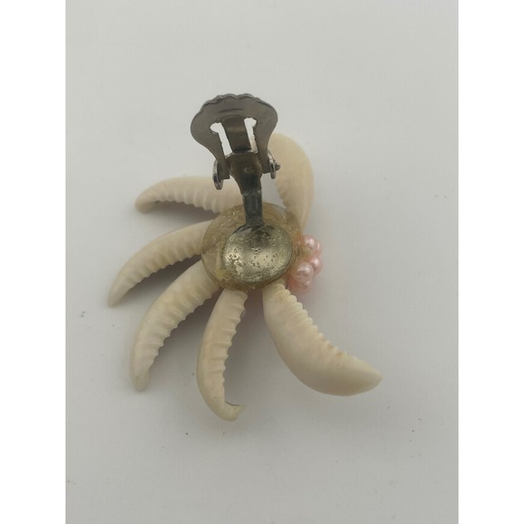 Vintage Cowrie Seashell Clip On Earrings Atomic starburst 50s MCM pink pearls - Picture 7 of 10